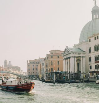 pexels-leeloothefirst-5227440 (1)